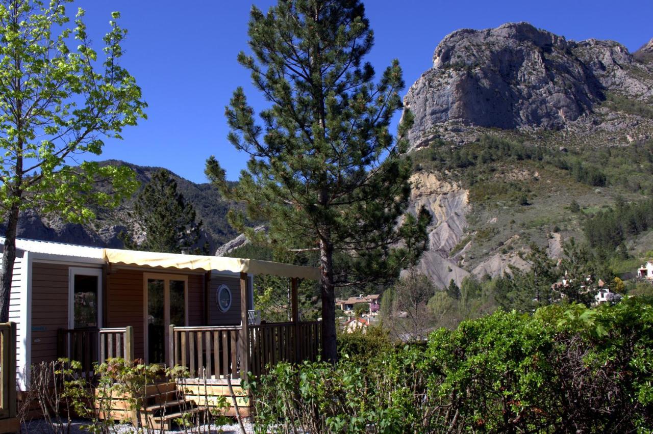 Camping Les Princes D'Orange Hotel Orpierre Exterior photo