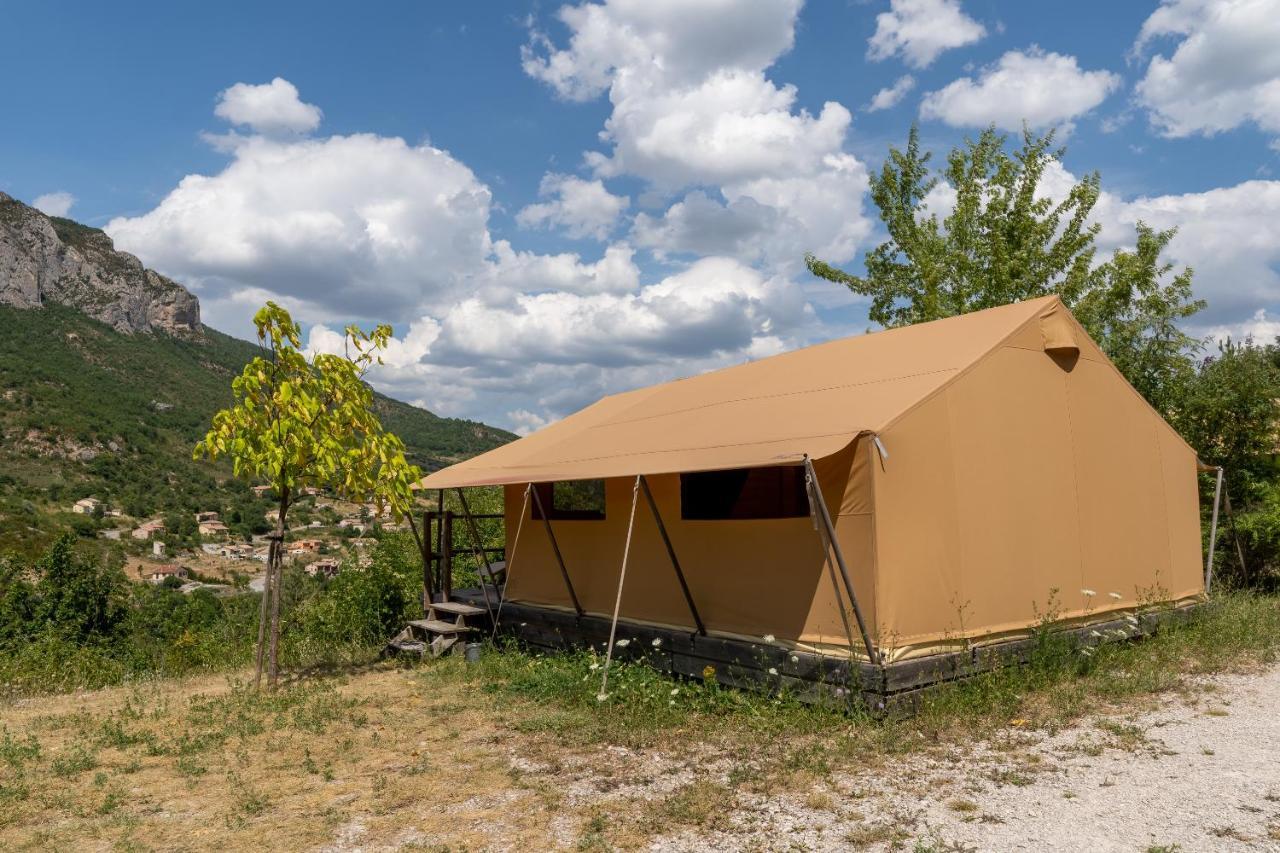 Camping Les Princes D'Orange Hotel Orpierre Exterior photo